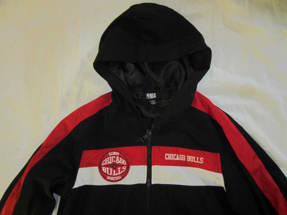 Geaca copil NBA Chicago Bulls, masura 145 ( 10-11ani), dublata in interior, stare f.buna