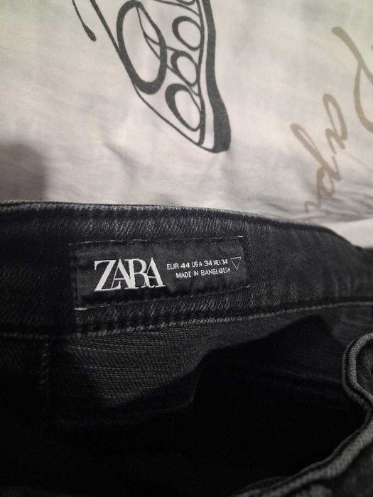 Vand blugi negri skinny Zara