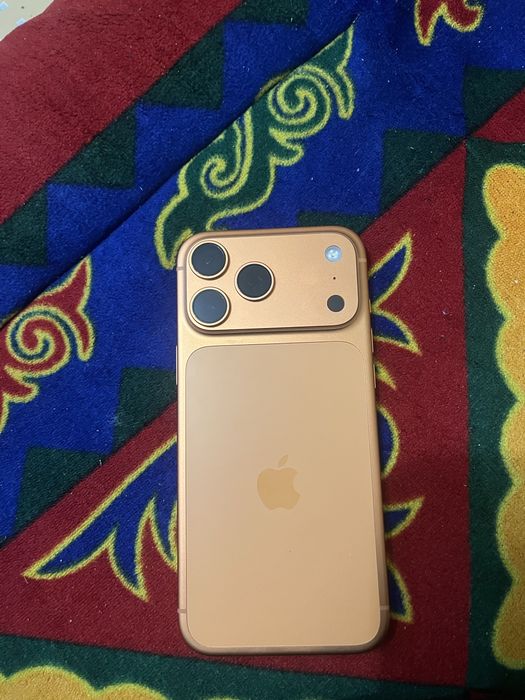 Продам айфон 17 про