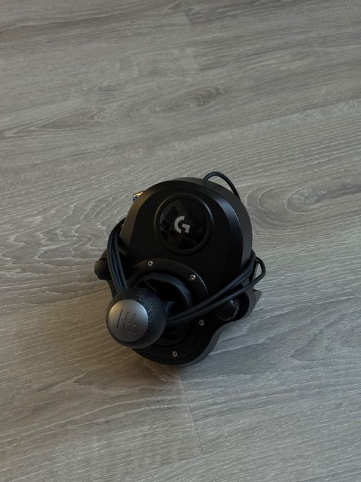 Игровой руль Logitech g29 и кппdriving force shifter