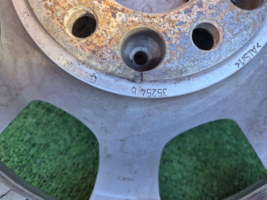 Vând jante+cauciucuri de Wv T5 215/65/16 C M+S 5/120/16 imp Germania