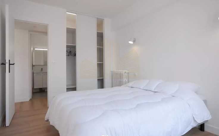 Дава се под наем Двустаен апартамент в Пловдив, Център - 41 кв.м за 178.5 € - Снимка #1