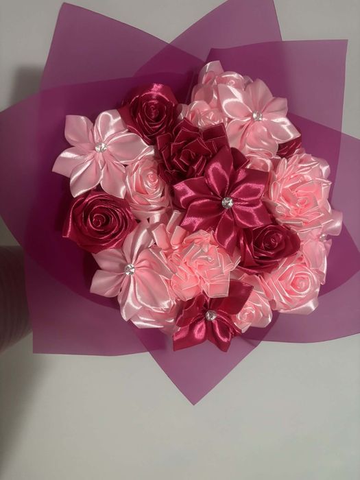 Buchete trandafiri din satin!