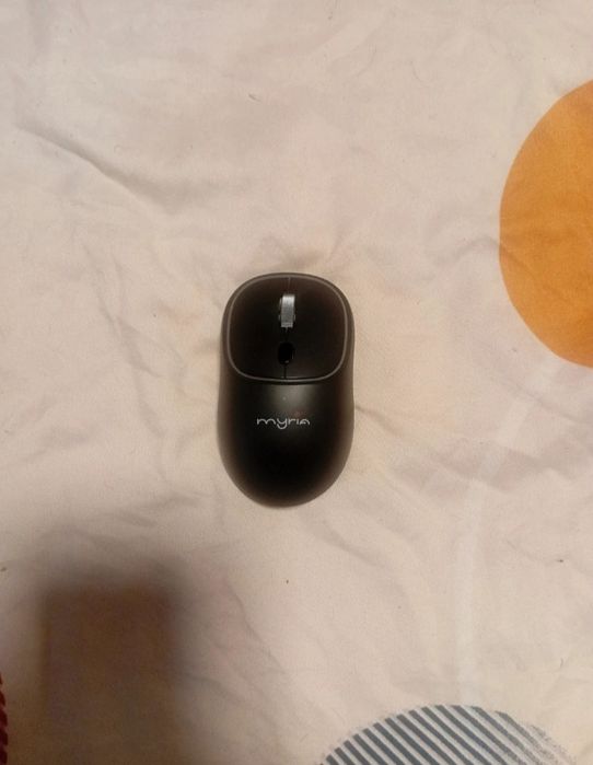 Mouse gaming foarte bună puțin folosit