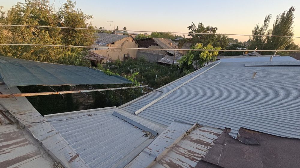 HOVLI UY JOY sotiladi