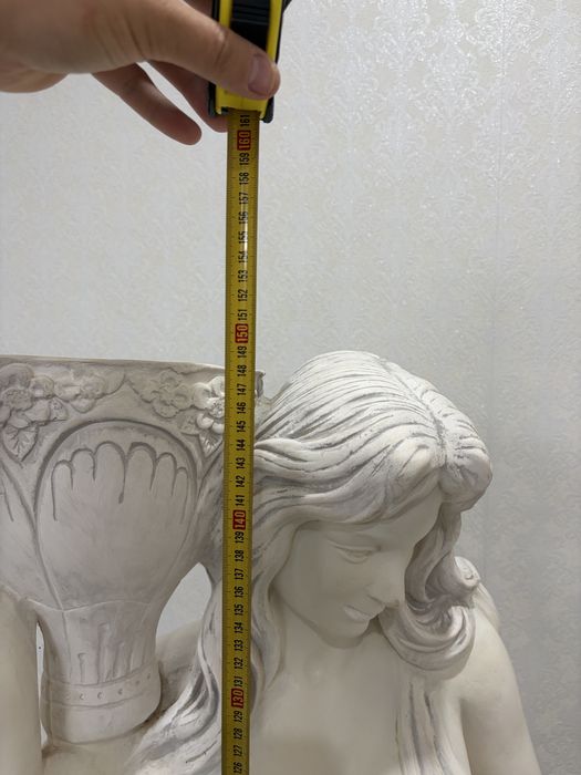 Продам статую Афродиты из гипса