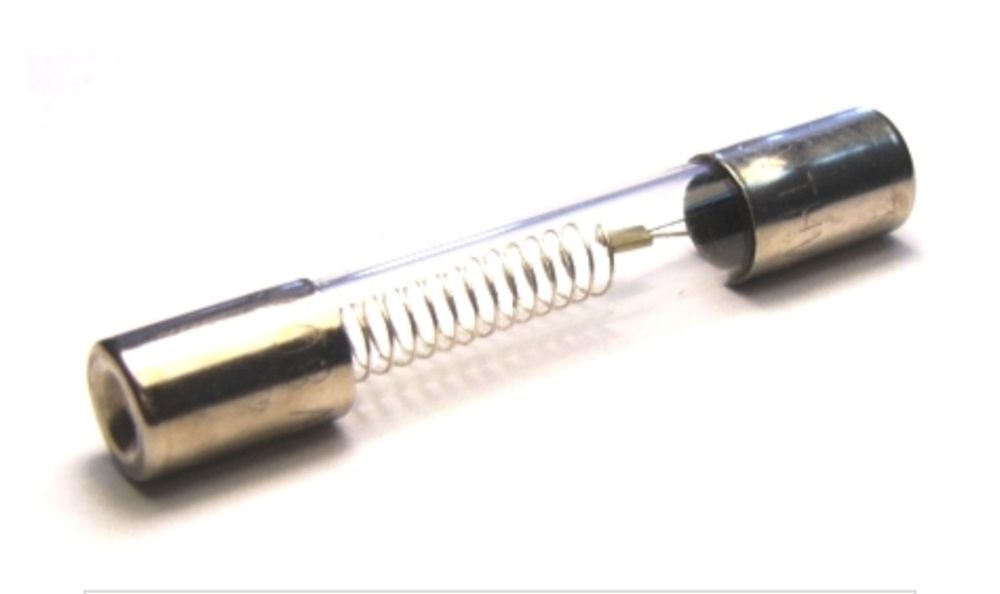 Предохранитель для магнетрона СВЧ 0.65А 6х40 мм