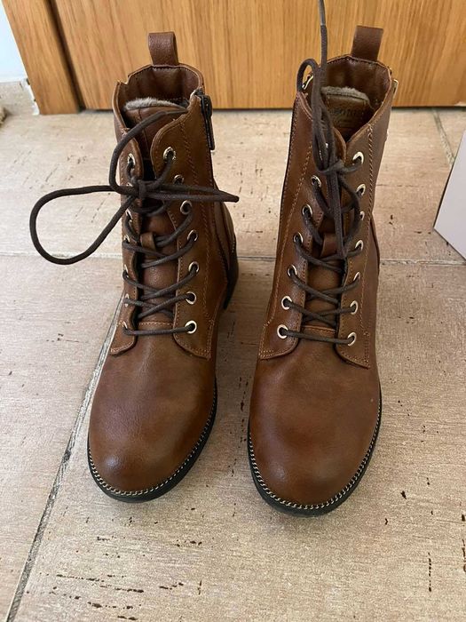 Продавам Боти Mustnang