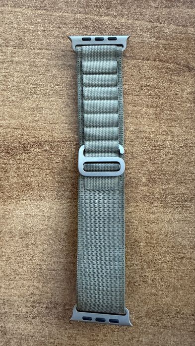 Оригинални каишки за Apple Watch 49/46/45 мм