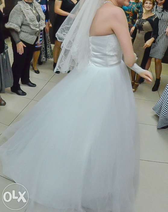 продаю свадебное платье!майкудук.