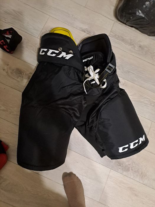 Продам хоккейную форму CCM