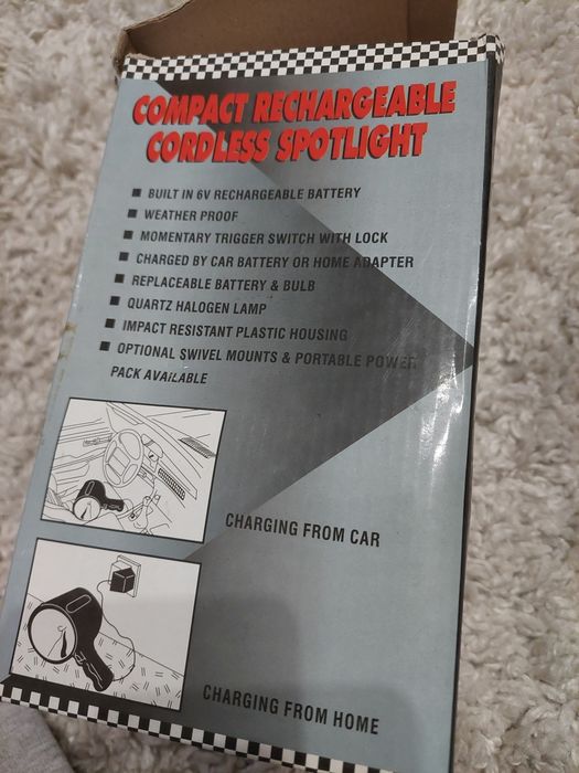 Къмпинг прожектор.