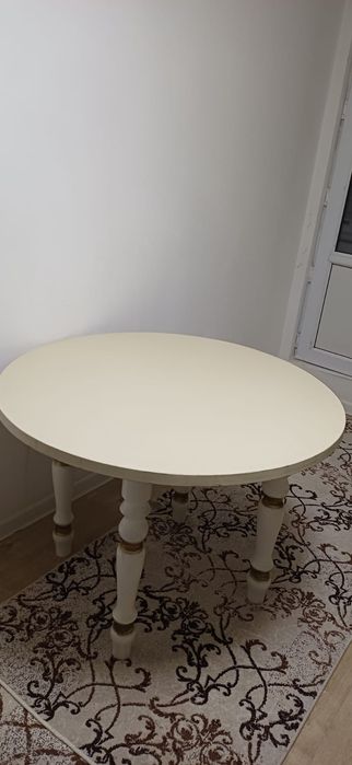 Кухонный стол сатылады. Ені 1,10