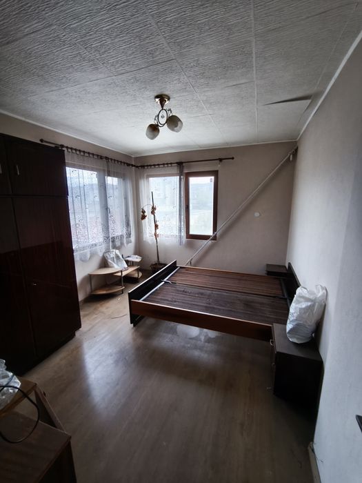 Втори етаж от двуетажна къща от собственик