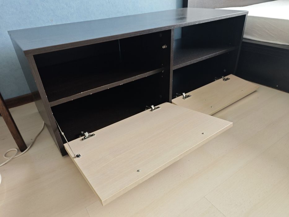 Продавам комплект TV шкаф, бюро и холна масичка