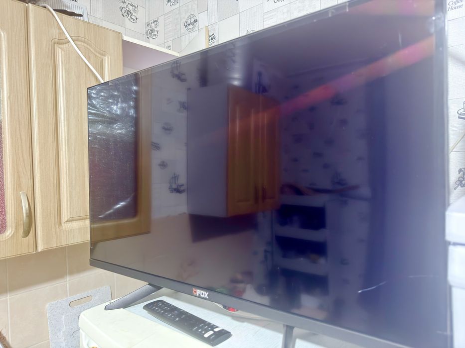 Smart TV Fox телевизор, диаганаль 82