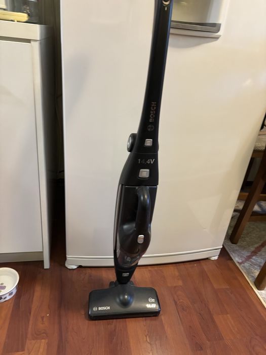 Aspiraror cu acumulator Bosch