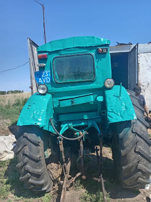 Срочно продам трактор