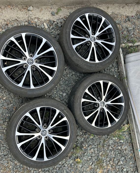 Продам шины с дисками R18