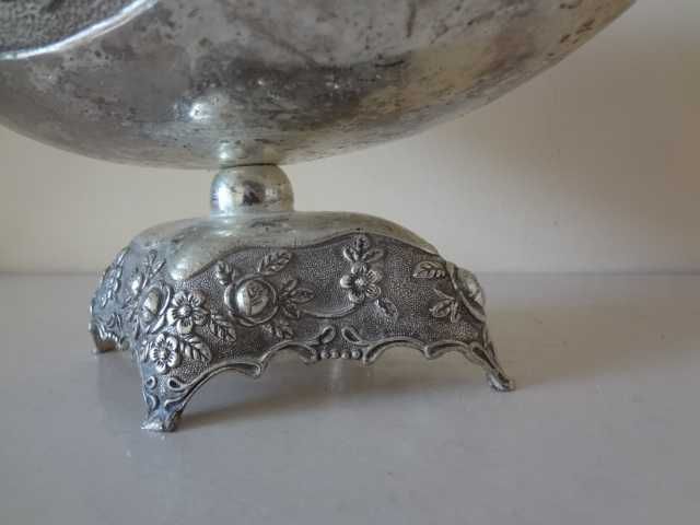 Голяма разкошна сребриста купа