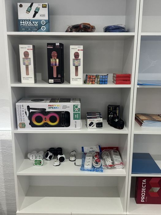 Витрина шкаф новый