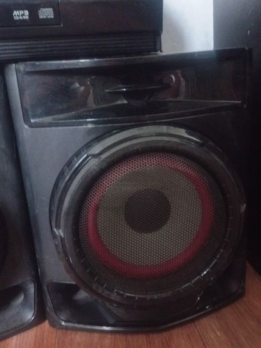 Продам колонки LG