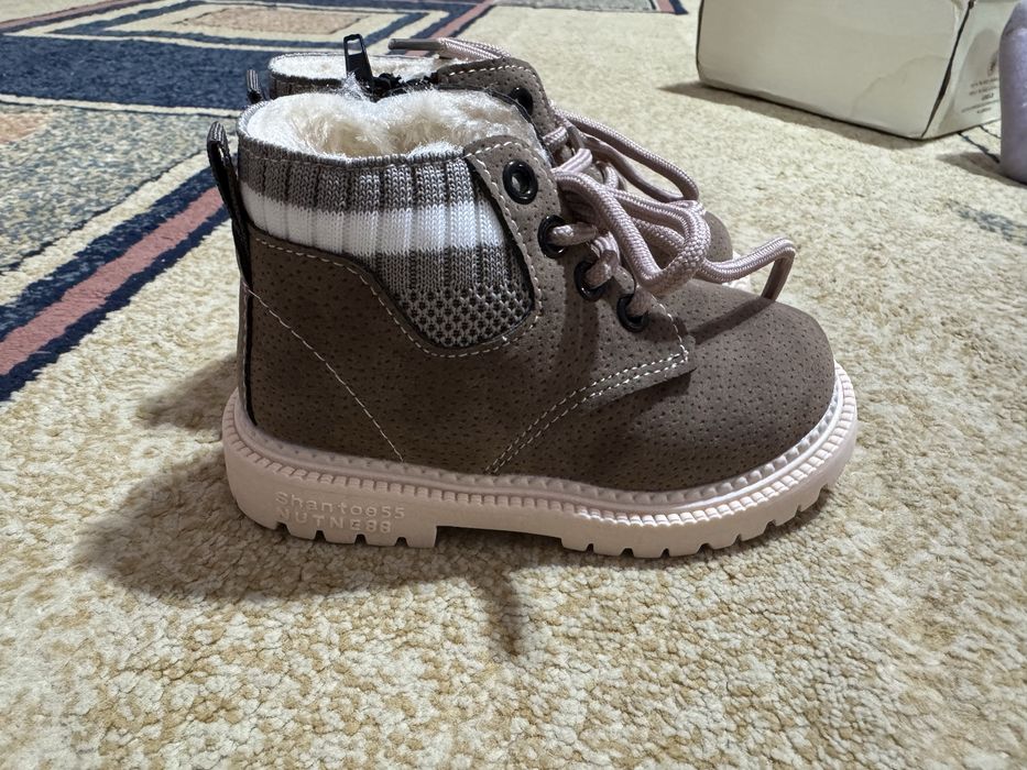 Детские ботинки