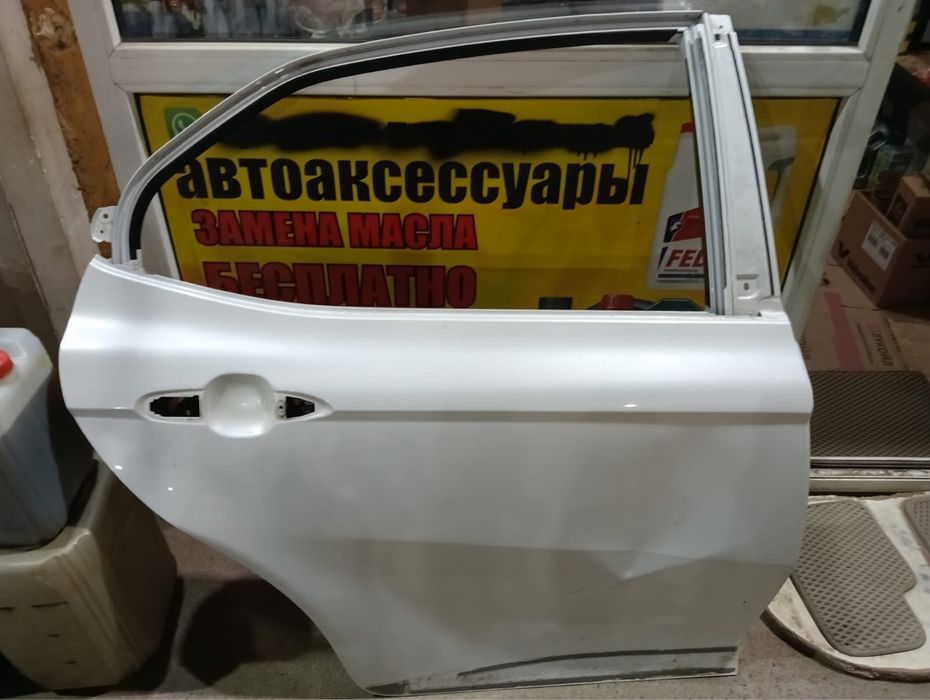Продам дверь камри 70/75