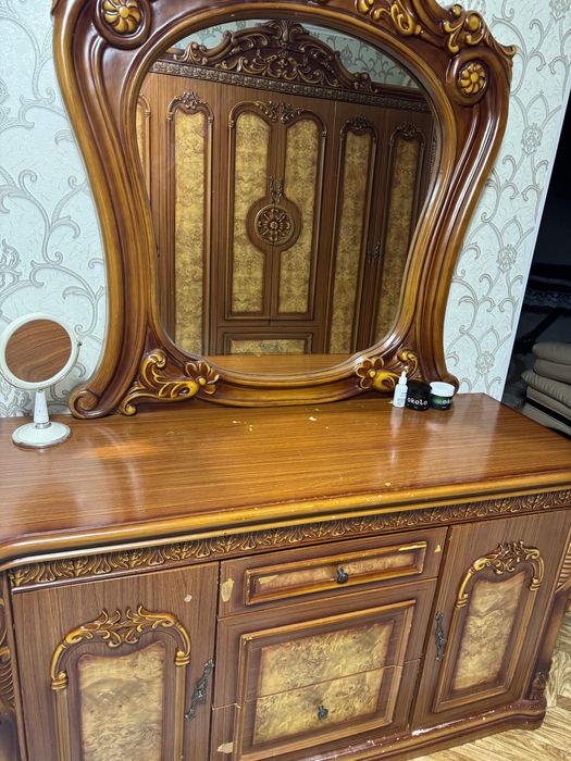 Спальный гарнитур