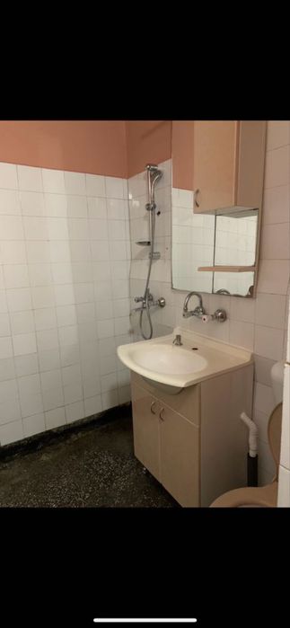 Дава се под наем Тристаен апартамент в Перник, Център - 70 кв.м за 255 € - Снимка #6