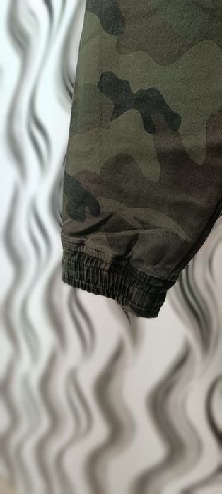 Камуфлажни карго панталони