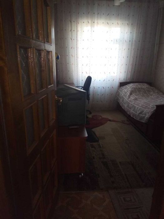 Продаётся квартира  . Массив Башлык 4. Трёх комнатная.  Шестой этаж