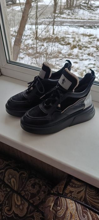 Женские зимние ботинки.Раз.36