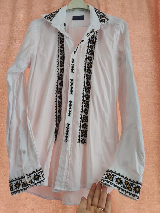 Camasa națională cusuta de mana