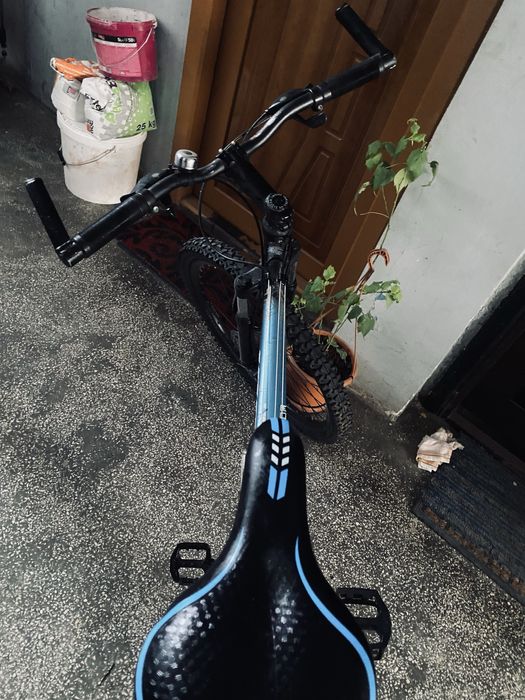 Vand bicicleta , aporape noua