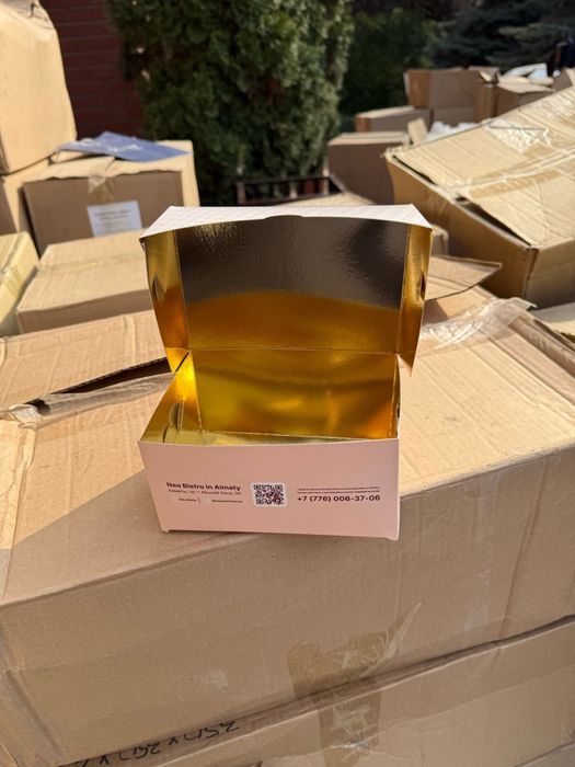 Коробочки для боксов либо пирожных