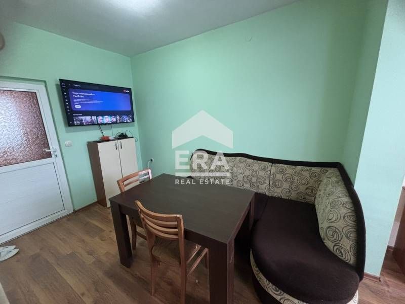 Просторен двустаен апартамент под наем - кв.Владислав Варненчик .