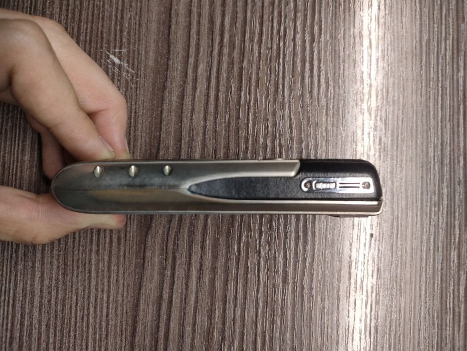 Продам телефон Vertu