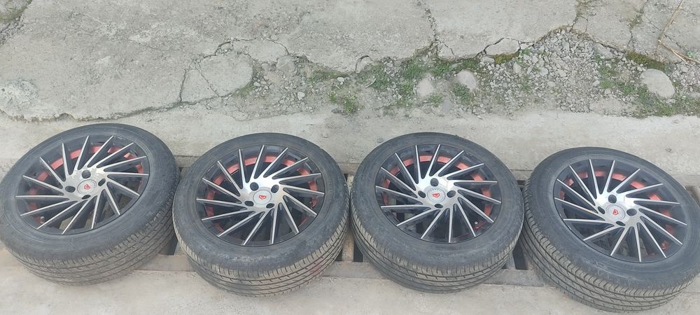 Продаются сака диски с шинами R15