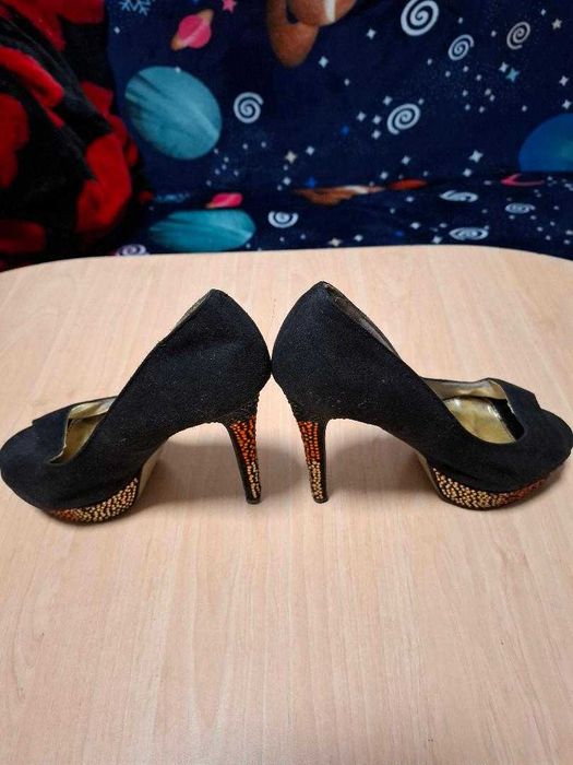 Pantofi ,sandale masuri 39 si 40