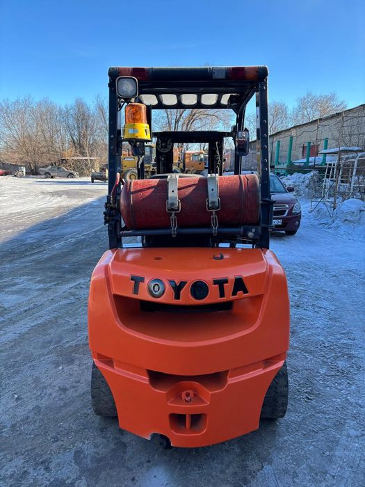 Вилочный погрузчик