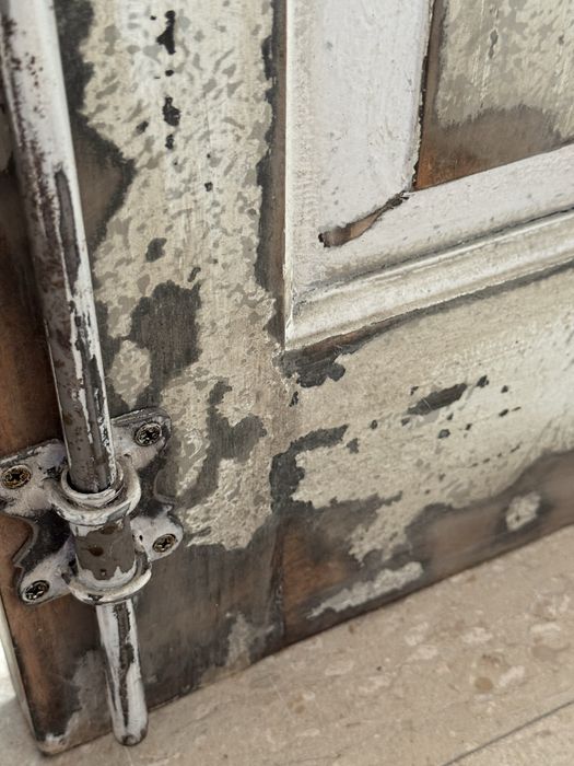 Usa /fereastra decorativa