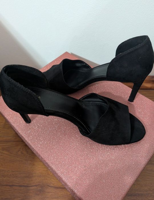 Sandale negre cu toc H&M, mărimea 37 – stare impecabilă