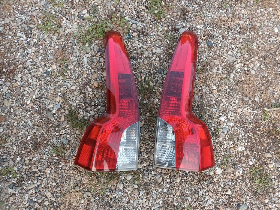 ляв и десен стоп за волво В50 фейслифт VOLVO V5O FACELIFT