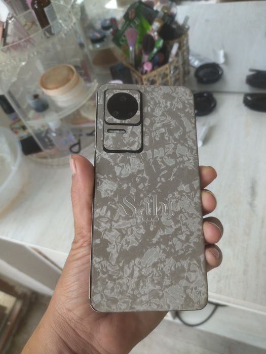 Poco f4 8+8/256 срочно сотилади