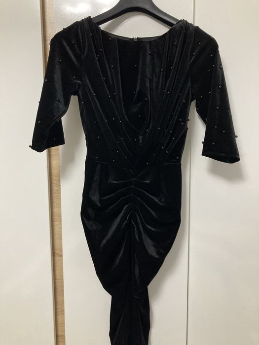 Rochie de catifea subtire cu margele negre
