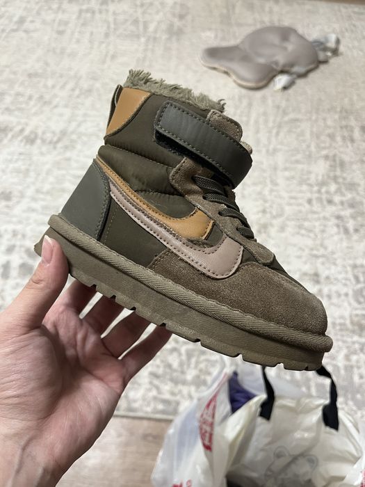 Отдам детскую обувь