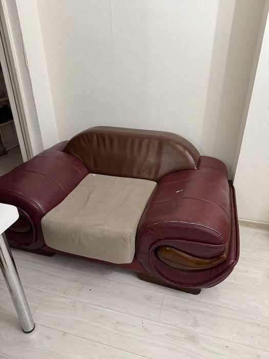 Отдам угловой диван + кресло