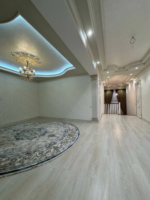 Охунбобоев Мевазор (Олмазор тумани)  4,3 сотих 5 хона Евро ремонт