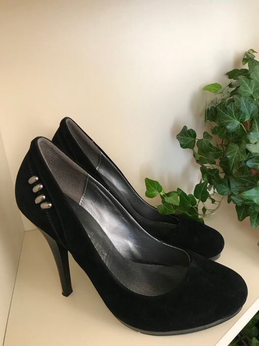 Pantofi Negri cu toc - piele intoarsa - Ocazie